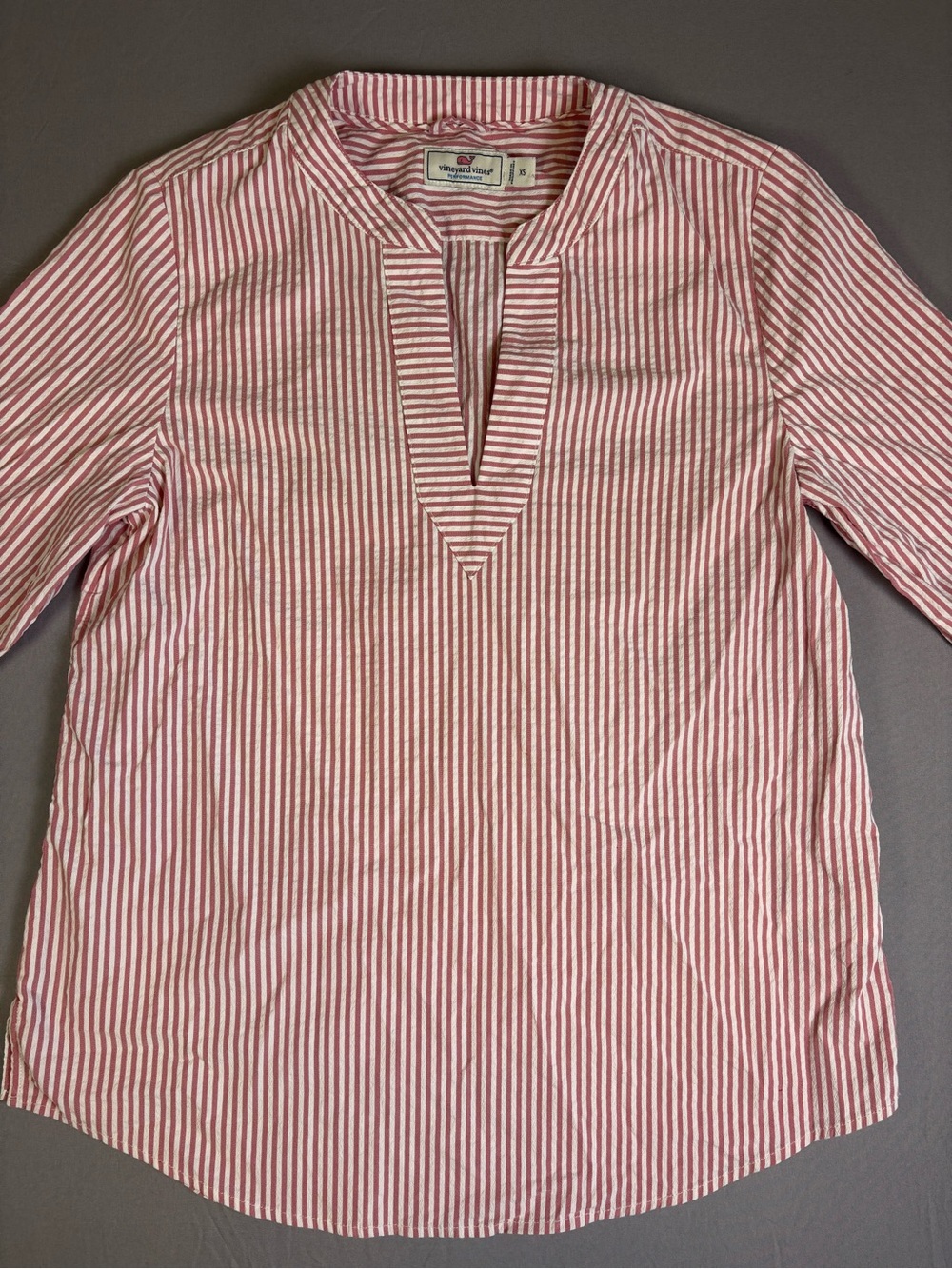 Stunning Vineyard Vines Pink and White Striped Top Pink Savannah Popover Size XS - Picture 1 of 11